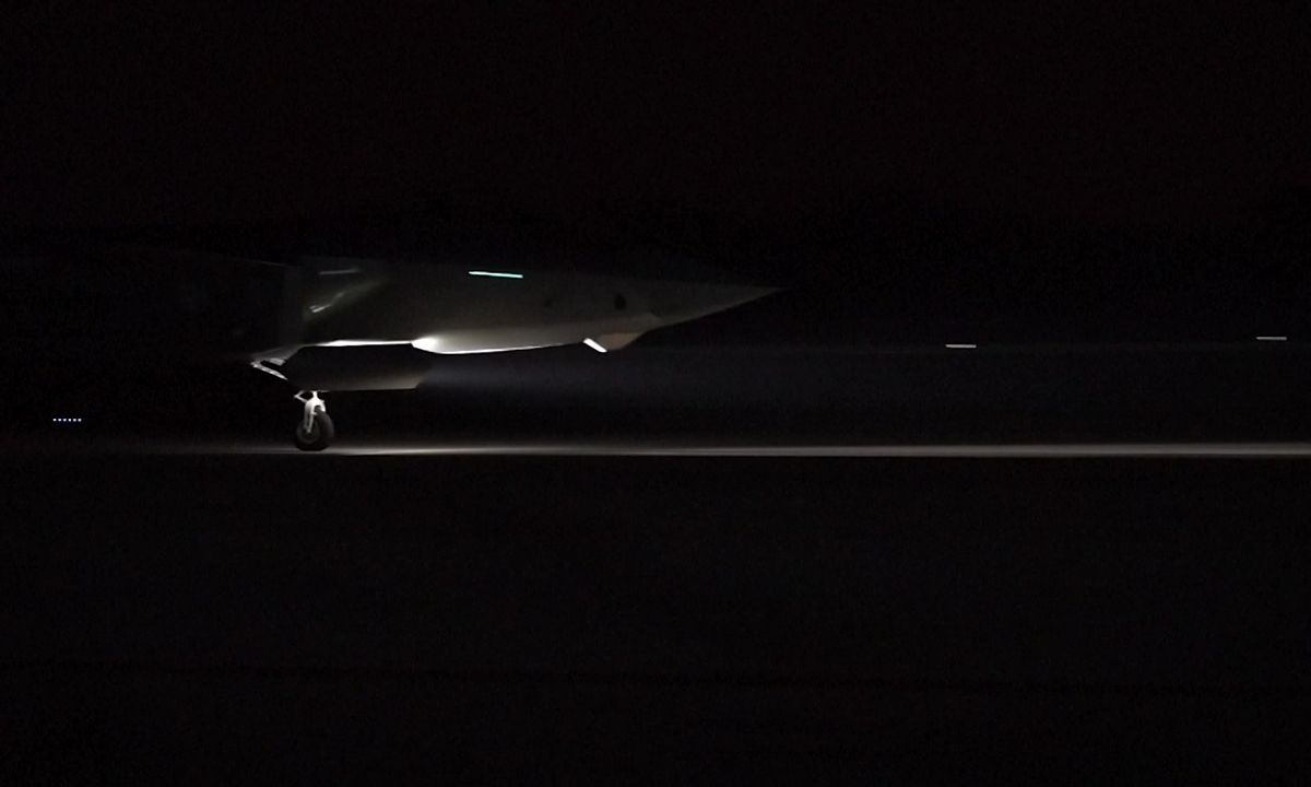 A J-20 stealth fighter jet affiliated with the Chinese People