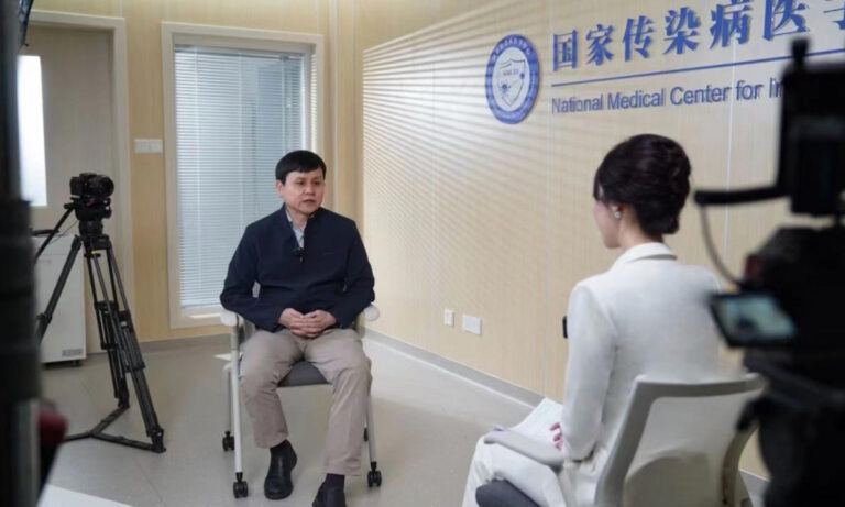 La Chine va mettre en place un réseau de surveillance doté de technologies de pointe de Big Data et d'IA pour l'alerte précoce en cas d'épidémie (Zhang Wenhong)