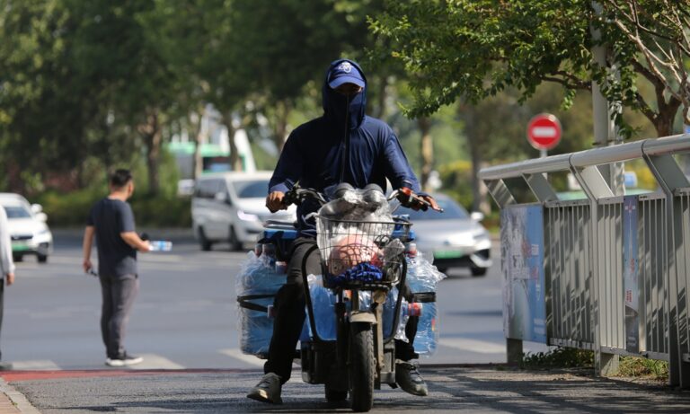 Les autorités prennent des mesures pour répondre aux sécheresses causées par les vagues de chaleur dans le centre et le nord de la Chine