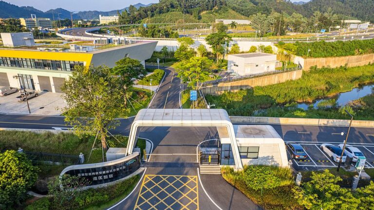 La Chine établit un système industriel complet pour les véhicules connectés intelligents