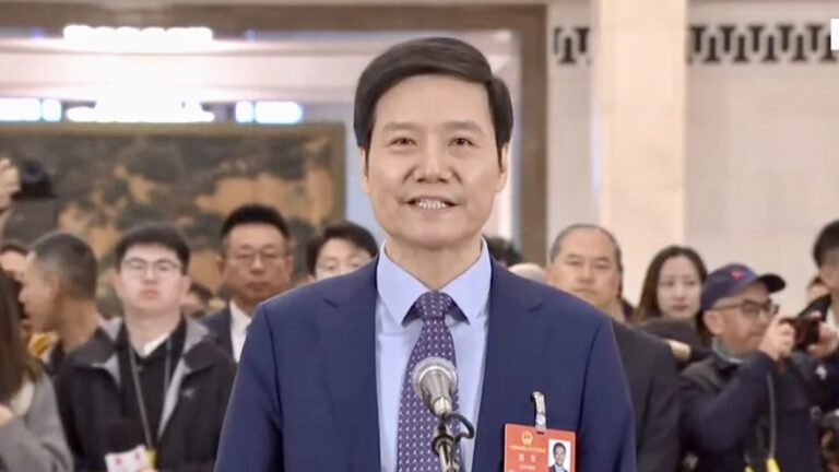 Corridor des députés du NPC: Lei Jun de Xiaomi s'est engagé à innover en science-techniques