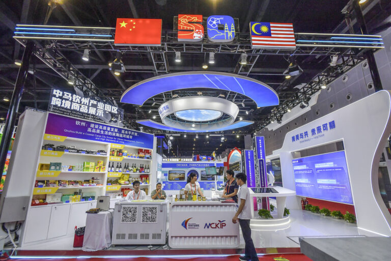 Chine et Asean: relations bilatérales fondées sur le commerce, la confiance et l'unité