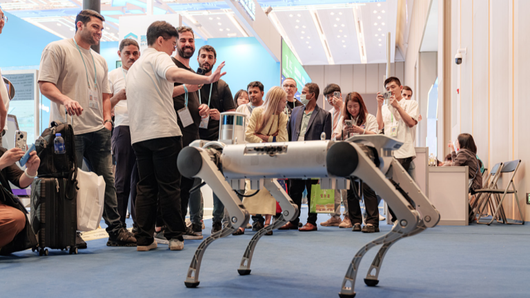 Breaking Tarif Barriers: Les entreprises chinoises se mondialisent à travers la foire du canton