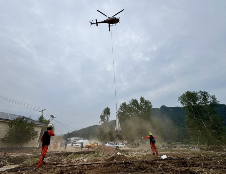 Pékin accélère les efforts de récupération après de rares averses
