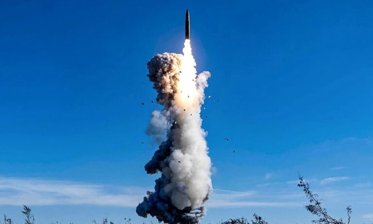 Les médias officiels chinois publient des images du lancement ICBM, Mission de la Sous-marin Far Seas avant le 98e anniversaire de la PLA