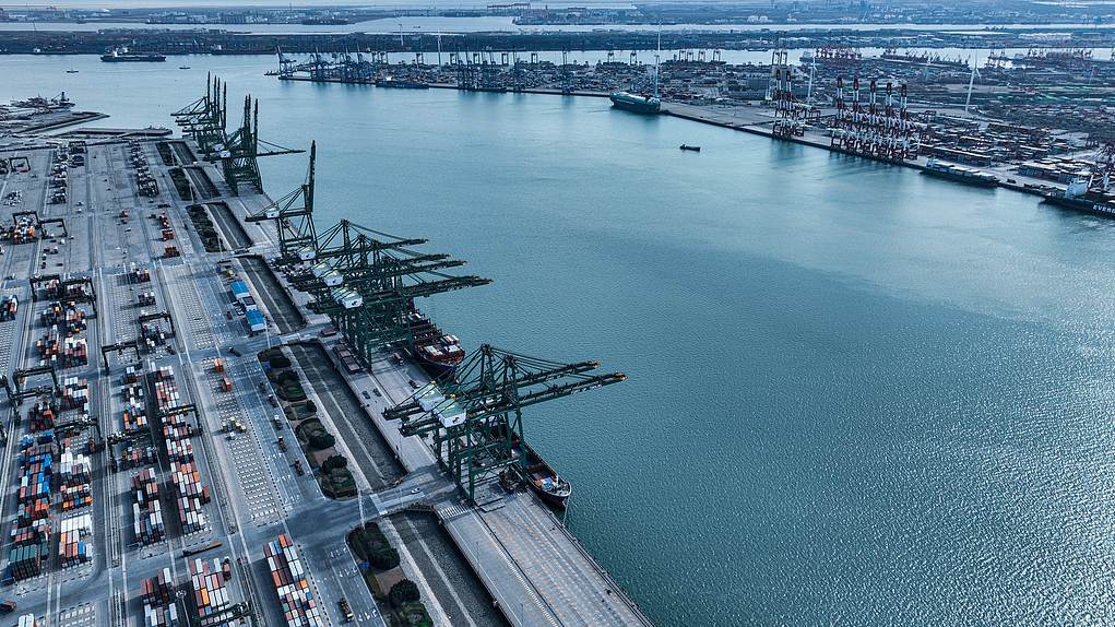 Port de Tianjin en Chine, 5 avril 2025. / VCG