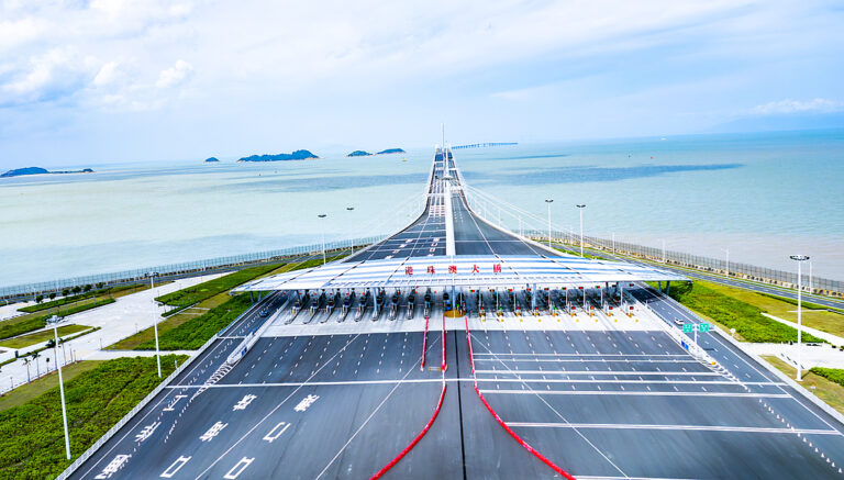 Le pont de Hong Kong-Zhuhai-Macao gère 90 mln de voyageurs en sept ans