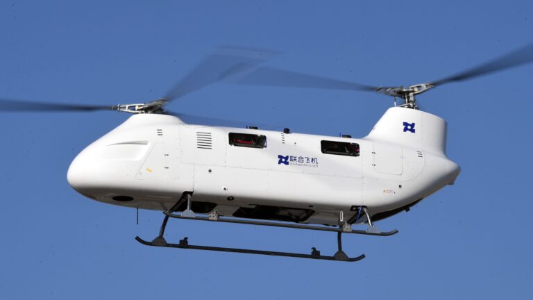 Un nouvel hélicoptère sans pilote effectue son vol inaugural dans le nord-est de la Chine