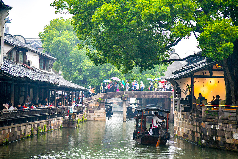 Photo montrant un site pittoresque populaire à Wuzhen, dans la province du Zhejiang (est de la Chine), le 16 mai 2025. /VCG