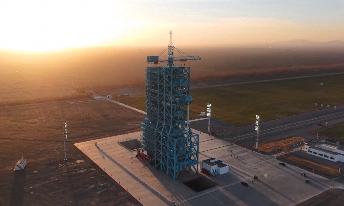 The photo released on November 24, 2025 shows Shenzhou-22 spacecraft at the launch pad. China plans to launch the Shenzhou-22 spaceship on November 25 from the Jiuquan Satellite Launch Center in northwest China, the China Manned Space Agency (CMSA) said. Photo: VCG