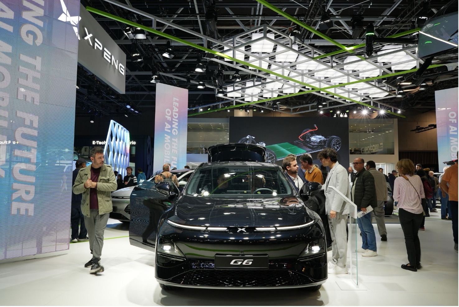 Le véhicule électrique chinois XPeng Motors G6 fait ses débuts au Mondial de l'Automobile de Paris, France, le 15 octobre 2024. /CFP