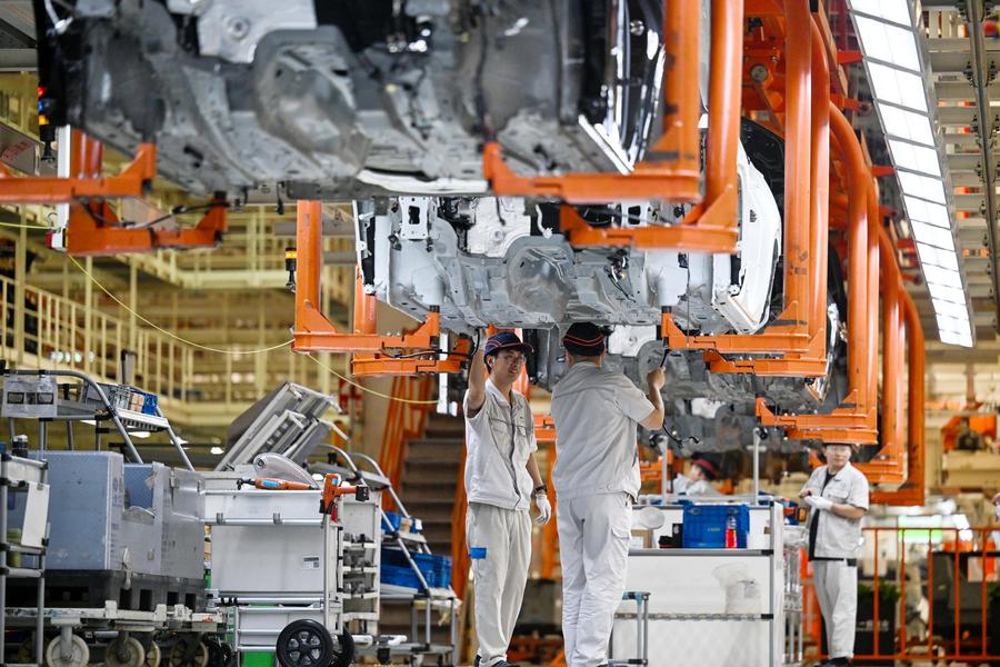 Une chaîne d'assemblage de FAW-Volkswagen dans sa base du nord de la Chine, dans la ville de Tianjin, le 7 juillet 2025. /Xinhua