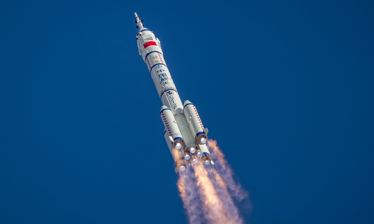 The Long March-2F Y20 carrier rocket carrying the Shenzhou-20 manned spacecraft lifts off from the Jiuquan Satellite Launch Center on April 24, 2025. Photo: VCG
