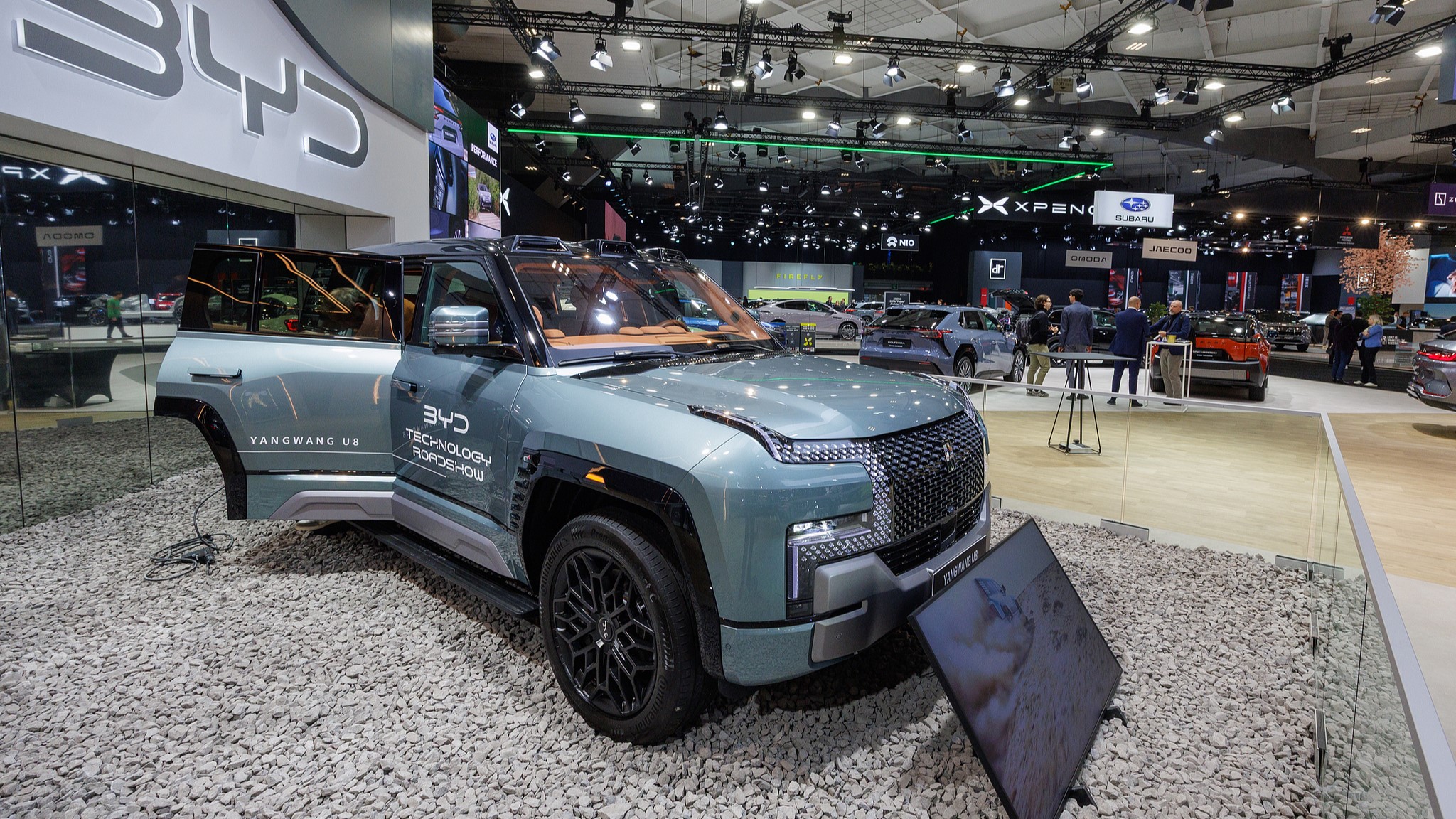 Les véhicules électriques sont exposés lors de la journée de presse du Salon automobile de Bruxelles, en Belgique, le 9 janvier 2026. /VCG
