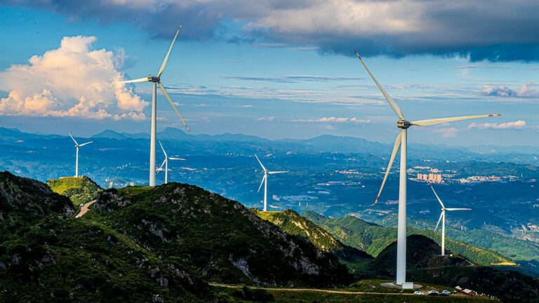 Trump prétend que la Chine n’exporte que des éoliennes, mais qu’en est-il de ses immenses parcs éoliens ?