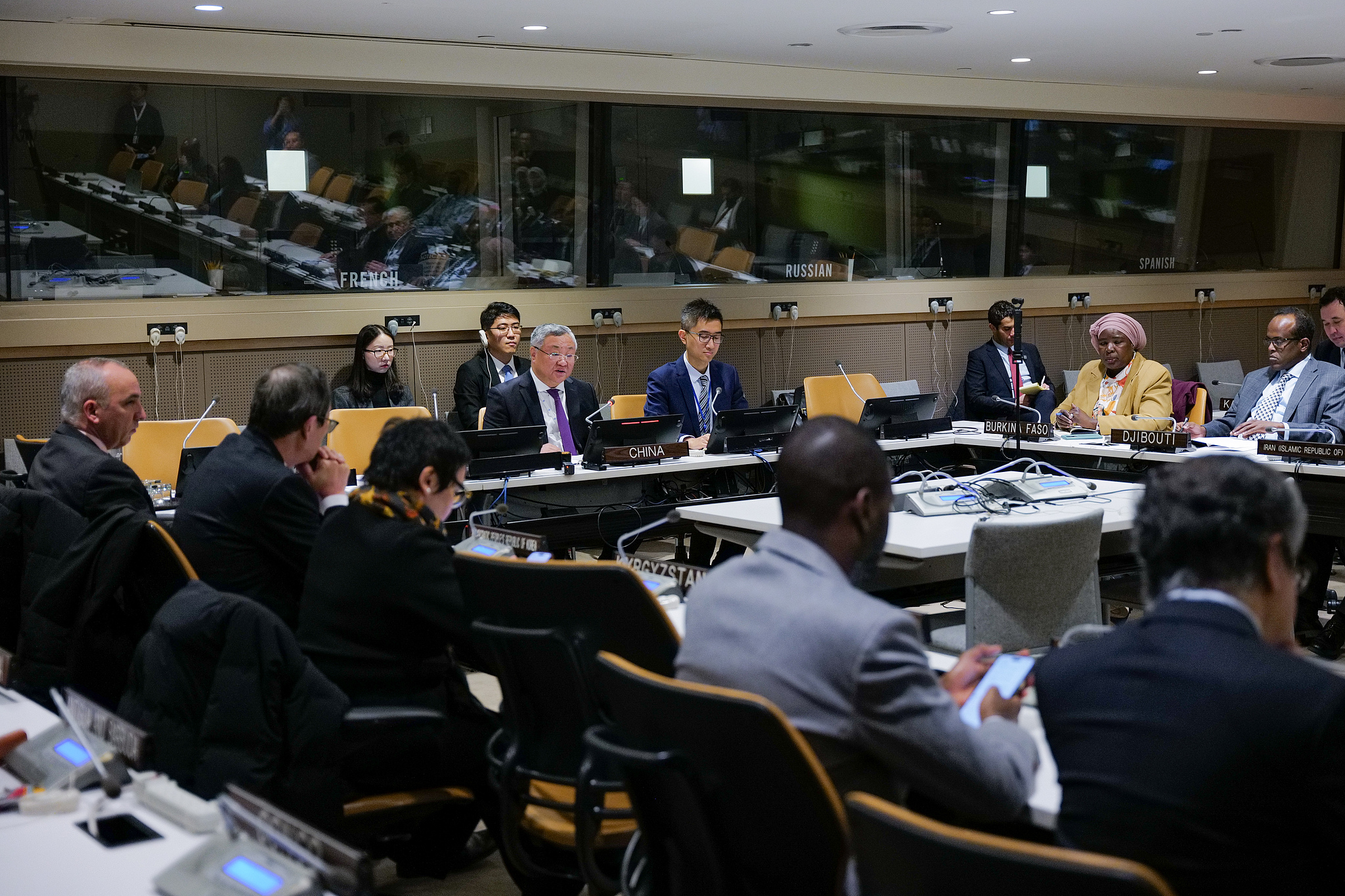 Fu Cong, représentant permanent de la Chine auprès des Nations Unies, prend la parole lors d'une réunion pour lancer le Groupe des amis de la gouvernance mondiale au siège de l'ONU à New York, États-Unis, le 9 décembre 2025. /VCG