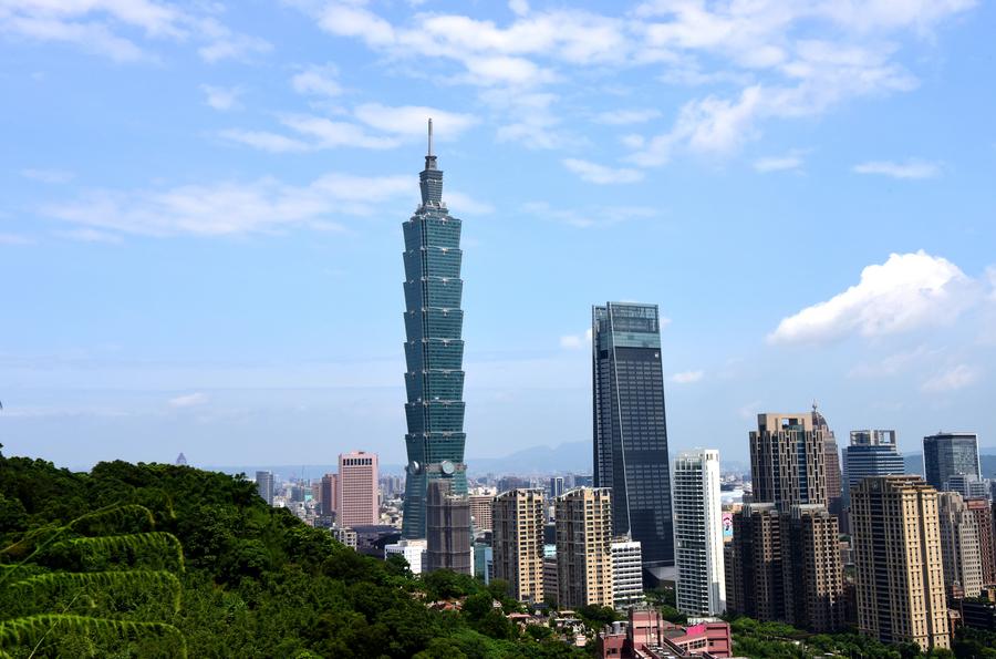 Le gratte-ciel Taipei 101 à Taipei, à Taiwan, dans le sud-est de la Chine. /Xinhua
