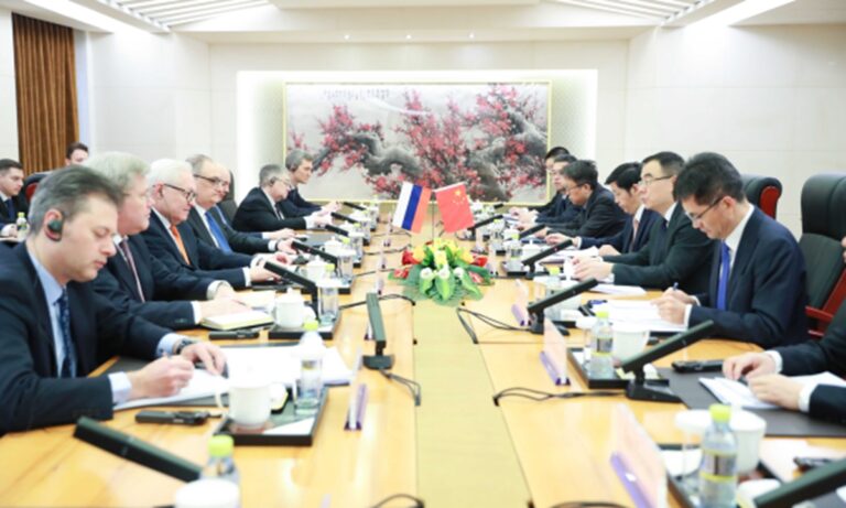 La Chine et la Russie organisent un nouveau cycle de consultations sur la stabilité stratégique alors que le nouveau traité START expire ; Pékin et Moscou font preuve d'une approche prudente et responsable en matière de contrôle des armements (expert chinois)