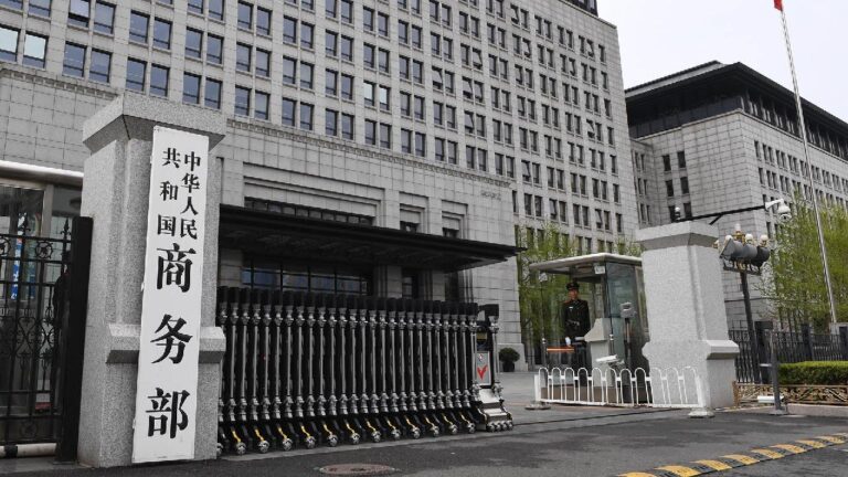 La Chine exhorte les États-Unis à révoquer les tarifs douaniers unilatéraux après la décision de la Cour suprême américaine