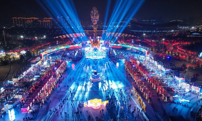 Le Nouvel An en première ligne : le salon des lanternes chinoises favorise l'épanouissement de la créativité