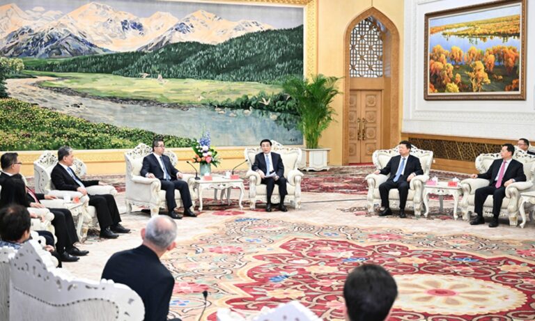 Le plus haut conseiller politique chinois rencontre le vice-président du KMT, réaffirmant le consensus de 1992 et s'opposant à « l'indépendance de Taiwan »