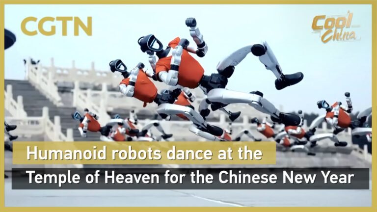 Un spectacle futuriste : spectacle d'arts martiaux robotiques au Temple du Ciel à Pékin