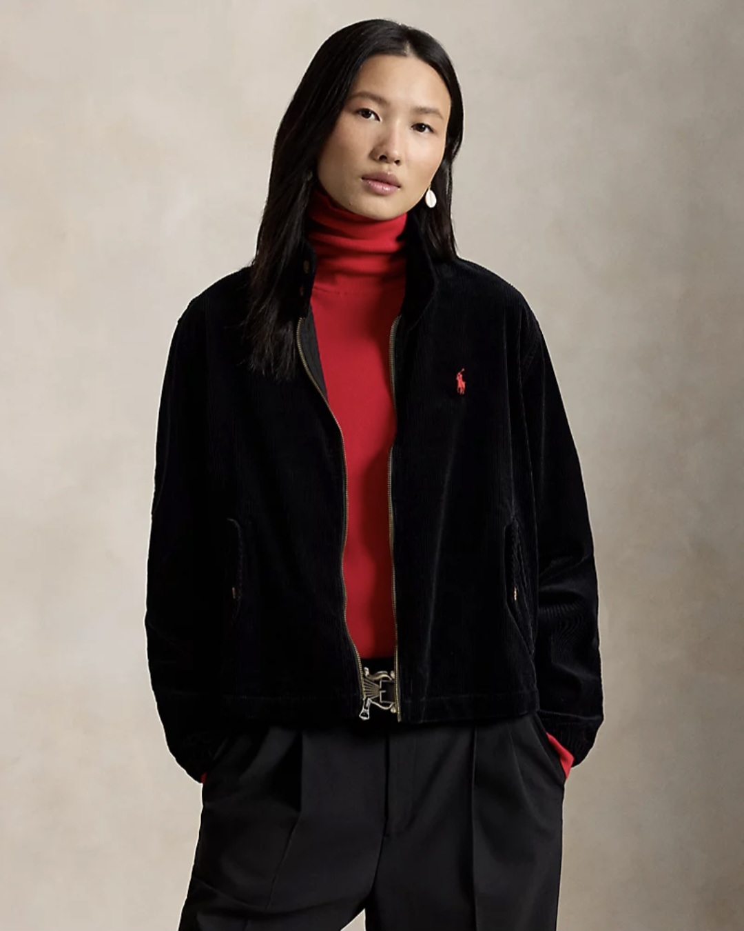 La capsule Année du Cheval de Ralph Lauren met en lumière différents éléments du Nouvel An chinois à travers des motifs et des couleurs. /ralphlauren.com