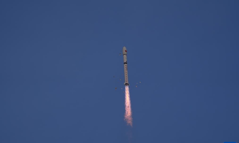 La Chine lance deux nouveaux satellites