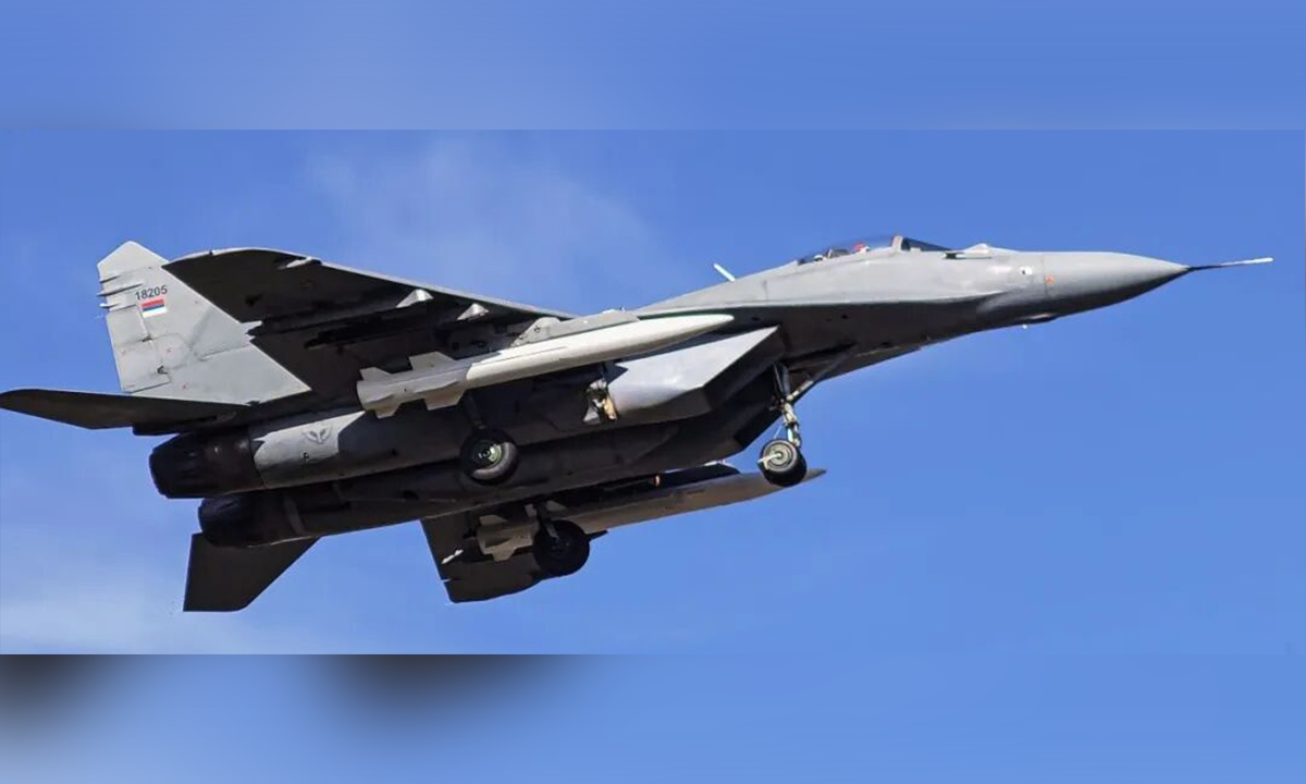 Photo from social media showing a Serbian MiG-29 carrying a pair of CM-400 missiles on its inboard underwing hardpoints