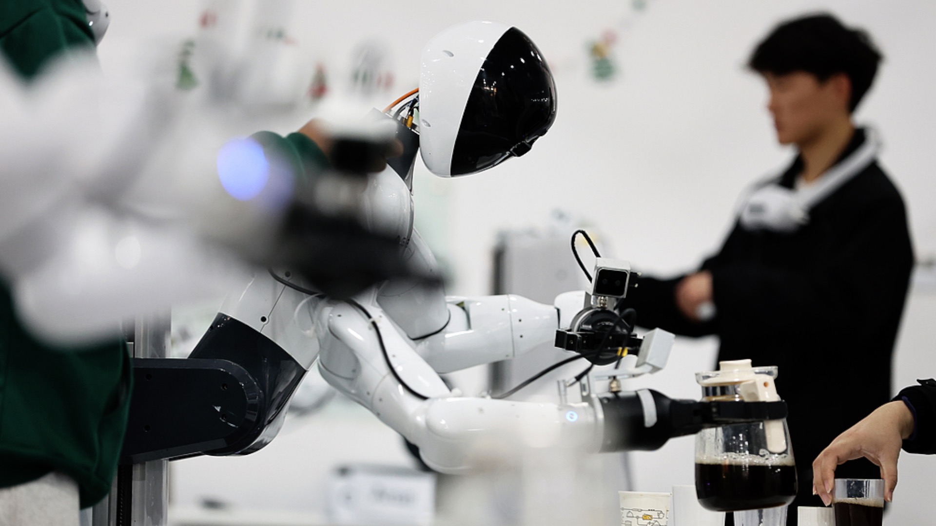 Li Qiang : La Chine poursuit son développement numérique axé sur l'innovation en 2025