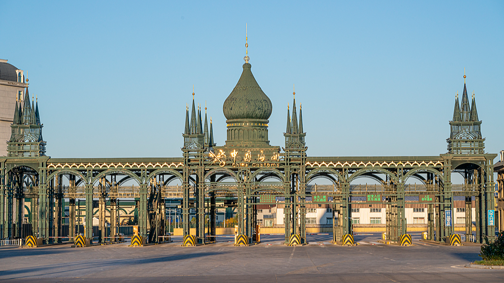   Une vue de la zone franche globale à Manzhouli, dans la région autonome de Mongolie intérieure, dans le nord de la Chine, le 27 septembre 2021. /VCG