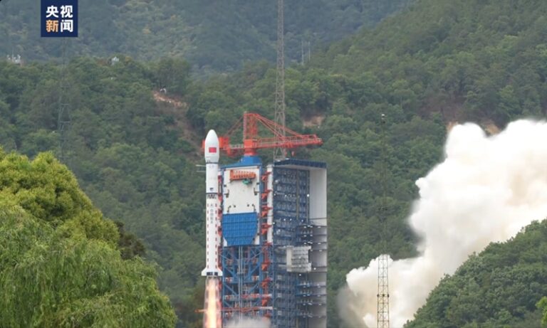 La Chine lance de nouveaux satellites de test pour la technologie Internet