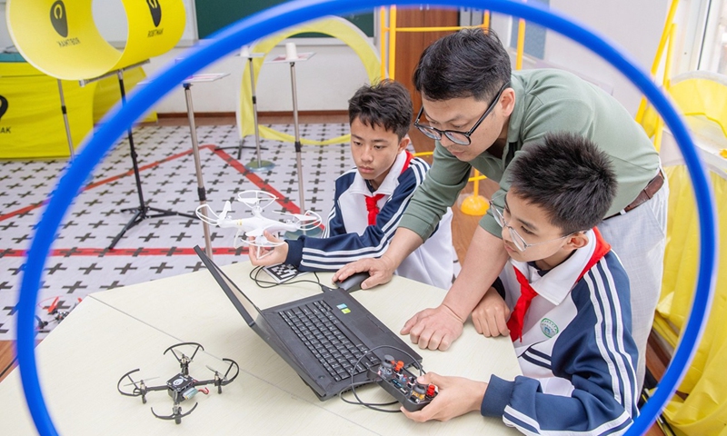 La Chine lance un plan d'action pour l'éducation favorisant l'IA et inclut l'IA dans les examens de qualification des enseignants