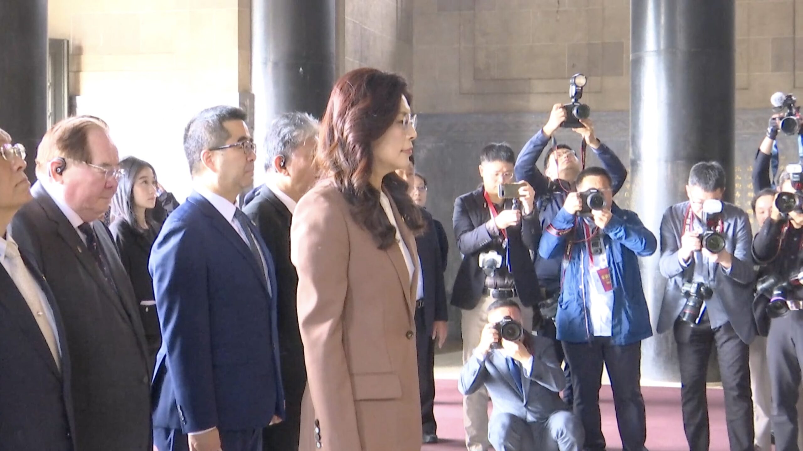 La présidente du KMT rend hommage au mausolée Sun Yat-sen à Nanjing