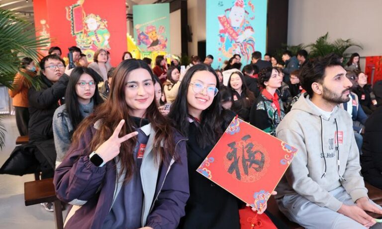 La tendance « Etudier en Chine » facilite l'apprentissage mutuel entre les civilisations