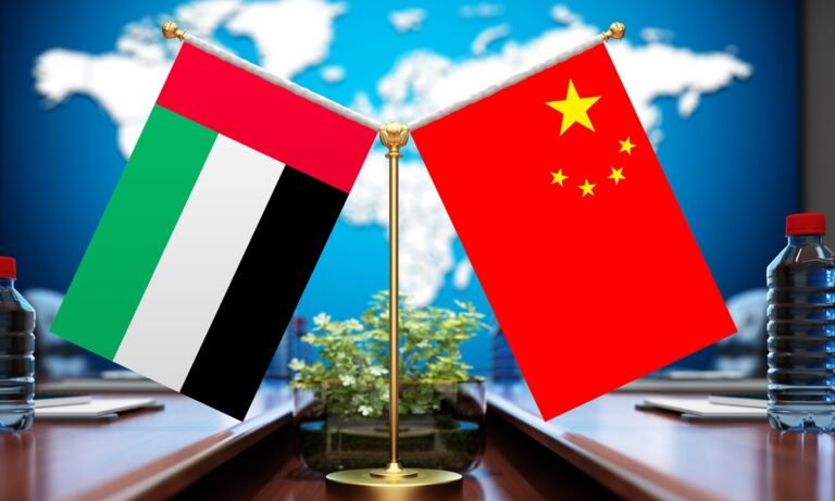 Le prince héritier d'Abou Dhabi et les Émirats arabes unis arrivent en Chine ; Cette visite devrait renforcer les relations bilatérales et la coopération sino-arabe (expert chinois)