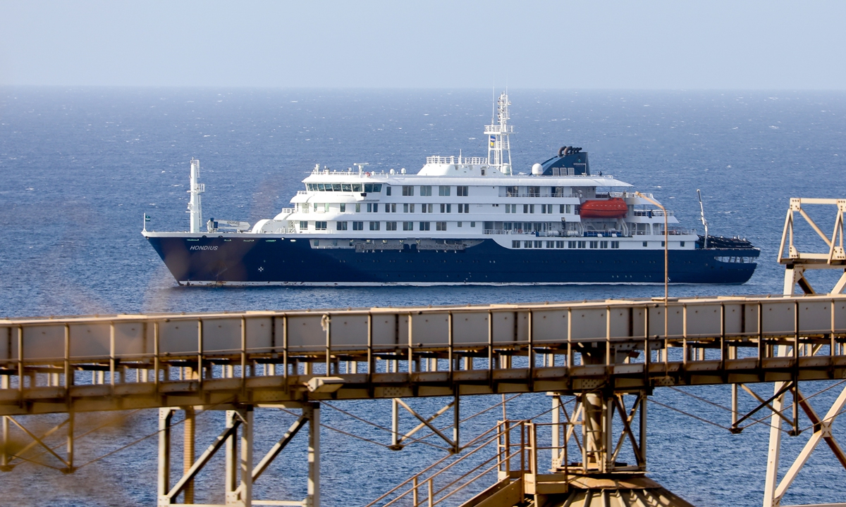 The Dutch cruise ship MV Hondius anchors off the coast of Praia on the island of Santiago, Cape Verde, May 5, 2026, after three people died onboard from an acute respiratory syndrome. Photo: VCG