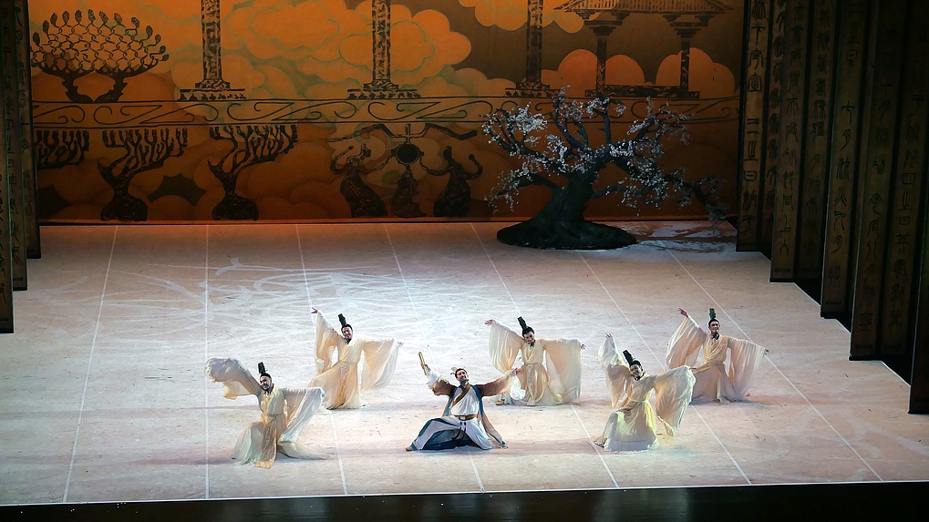 Une photo de scène du drame dansé Confucius, Shanghai, Chine, le 21 septembre 2025. /VCG