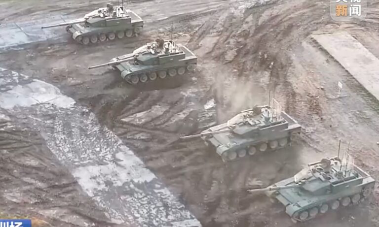 La chaîne de télévision d'État chinoise diffuse de rares images d'entraînement sur les chars de type 99B ; un expert prévoit une préparation au combat et des exercices plus exigeants à venir