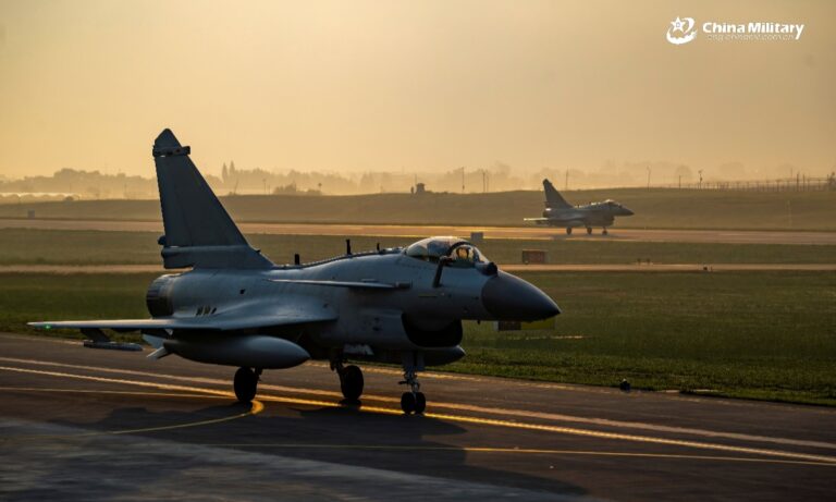 L'Indonésie attendrait des avions de combat chinois J-10 d'ici six mois ; le chef d'état-major de l'armée de l'air appelle le public à la patience