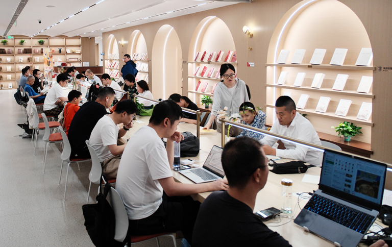 Les centres de services de masse du Parti en Chine deviennent des points chauds de quartier