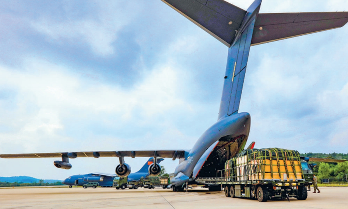 Les médias d'État expliquent le rôle des modules de ravitaillement modulaires dans la capacité de transport de deux pétroliers du Y-20B